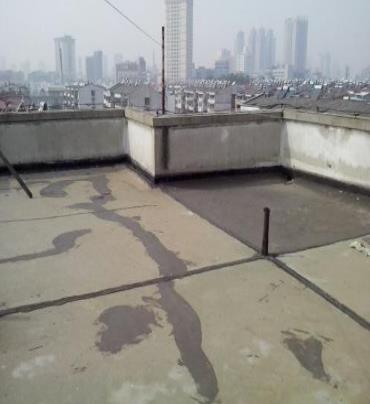 三都漏水维修 楼顶漏水是什么原因，楼顶漏水维修方法是什么?
