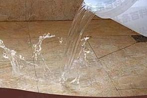三都漏水维修 免砸砖防水材料该如何施工